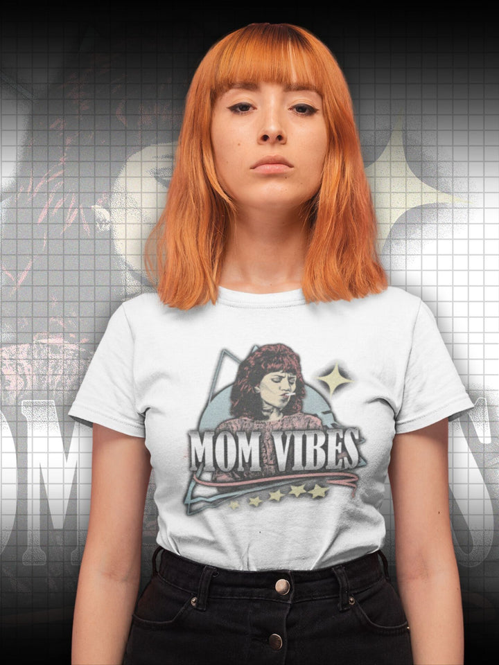 MOM VIBES | PEGGY BUNDY | T-SHIRT - DRAMAMONKS